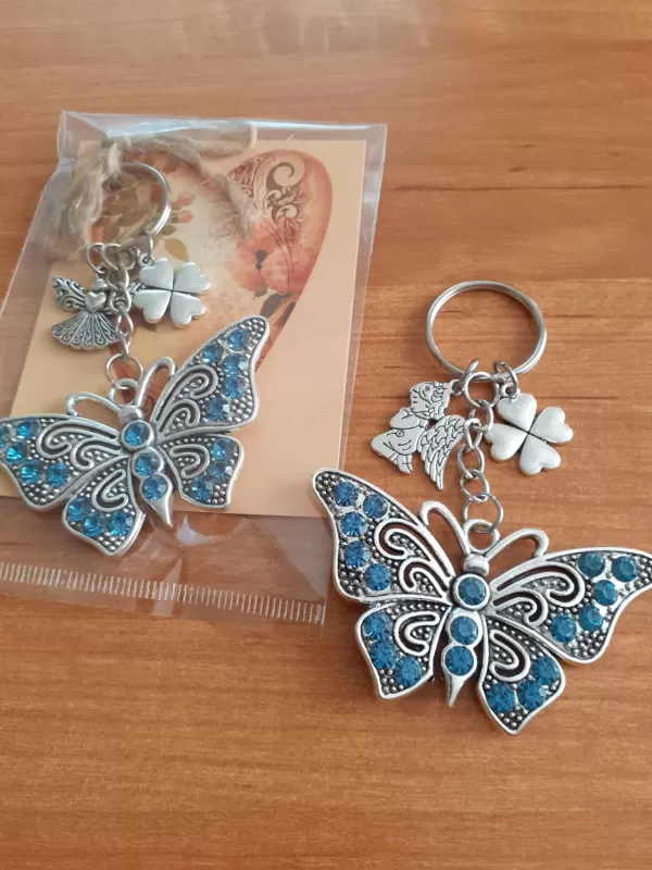 Motýl barva tyrkysová