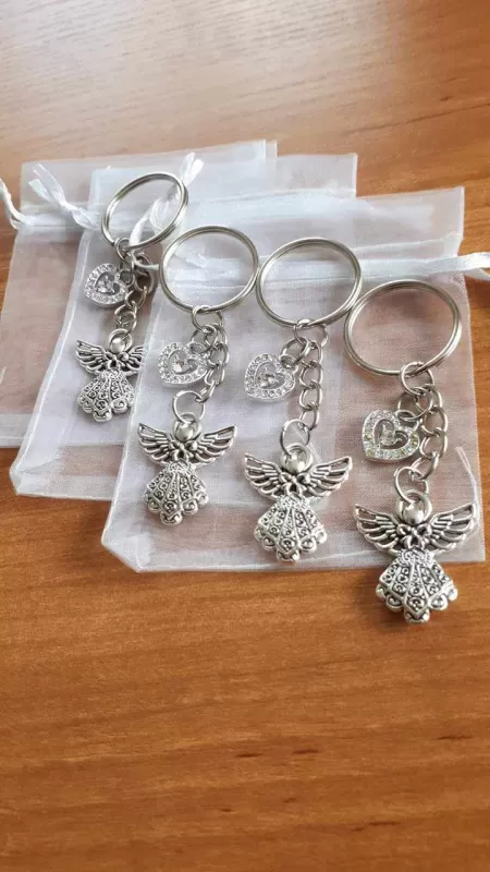 Andílek s přízdobou srdíčko s čirými kamínky