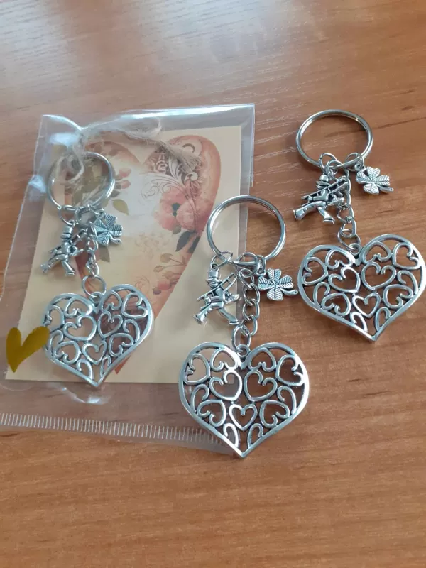 Srdíčko s přízdobou kominíček  a čtyřlístek štístko